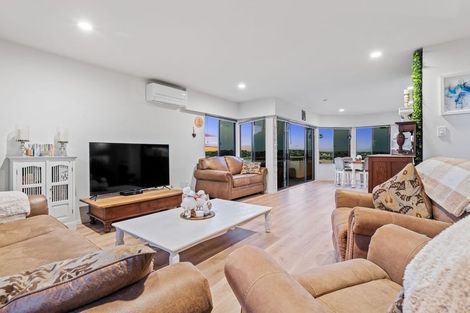 Photo of property in 57 Stanmore Bay Road, Stanmore Bay, Whangaparaoa, 0932