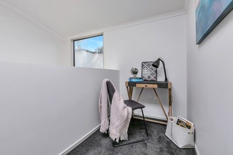 Photo of property in 40a Roberts Road, Glenfield, Auckland, 0629