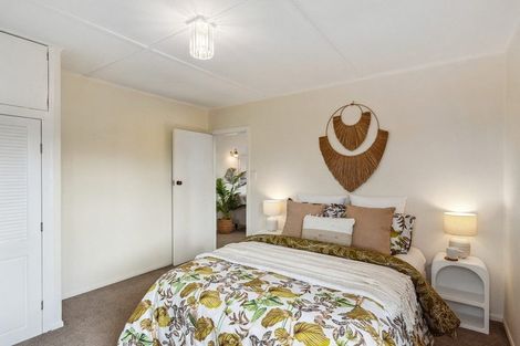 Photo of property in 105 Seaview Road, Paraparaumu Beach, Paraparaumu, 5032