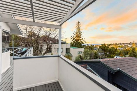 Photo of property in 1/14 Kiteroa Terrace, Rothesay Bay, Auckland, 0630