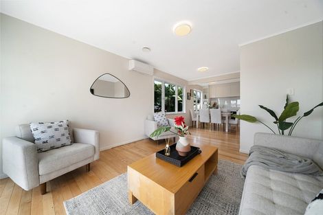 Photo of property in 48a Beaubank Road, Kelston, Auckland, 0602