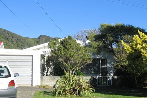 Photo of property in 13 Hinau Street, Eastbourne, Lower Hutt, 5013