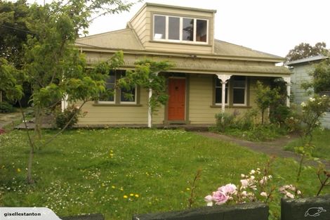 Photo of property in 33 Dublin Street, Martinborough, 5711
