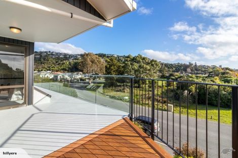 Photo of property in 122 Mccormacks Bay Road, Redcliffs, Christchurch, 8081