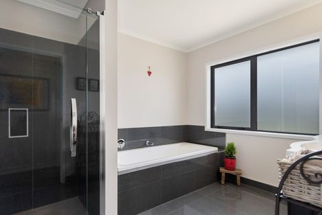 Photo of property in 7 Vantage Place, Omokoroa, 3114