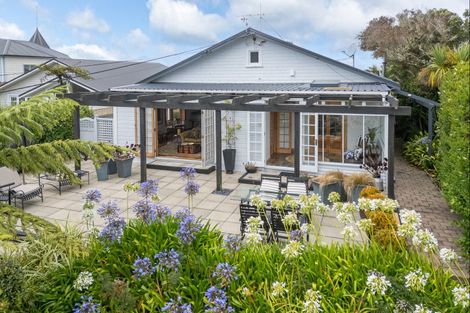 Photo of property in 75 Karepa Street, Brooklyn, Wellington, 6021