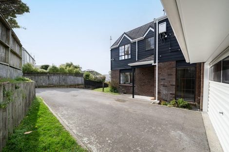 Photo of property in 6 Ellwood Place, Churton Park, Wellington, 6037