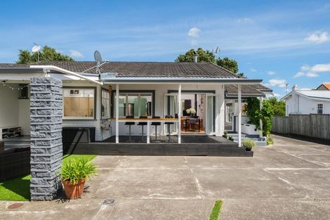 Photo of property in 11 Haronga Road, Inner Kaiti, Gisborne, 4010