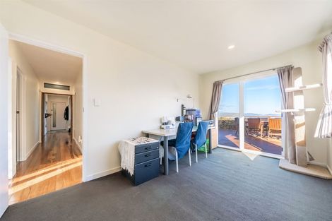 Photo of property in 40 Akatea Road, Korokoro, Lower Hutt, 5012