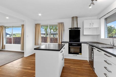 Photo of property in 2/9c Lydbury Place, Parklands, Christchurch, 8083