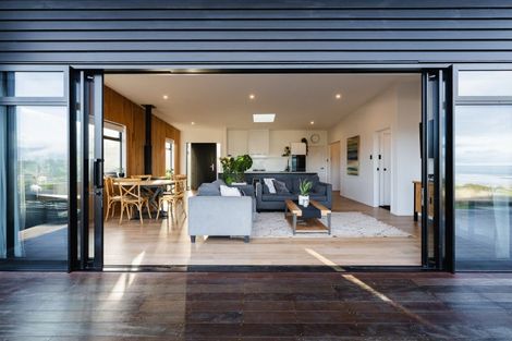 Photo of property in 10 Okahau Terrace, Warrington, 9471