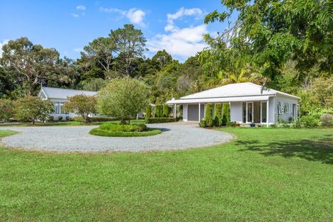 Photo of property in 215 Kaipara Flats Road, Warkworth, 0981