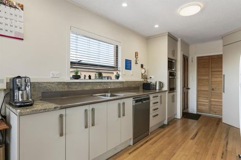 Photo of property in 20 Lee Street, Te Puke, 3119