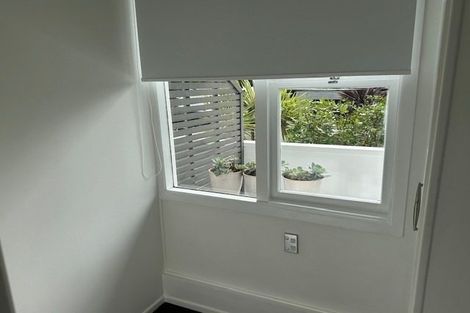 Photo of property in 2/26 Otakau Road, Milford, Auckland, 0620