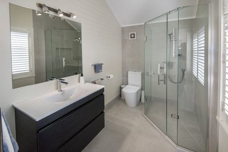 Photo of property in 1/11a Hauraki Road, Hauraki, Auckland, 0622