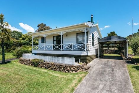 Photo of property in 14 Cory Road, Palm Beach, Waiheke Island, 1081
