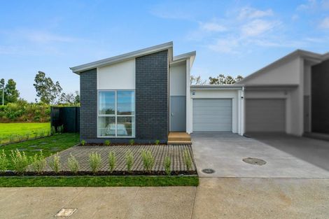 Photo of property in 34 Metoriti Crescent, Karaka, 2124