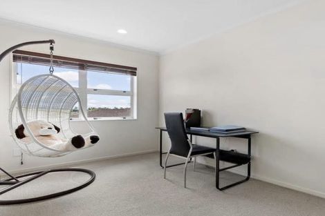 Photo of property in 4 Lime Crescent, Papakura, 2110