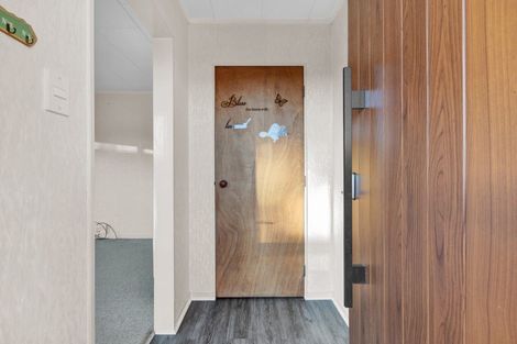 Photo of property in 8a Keats Place, Whalers Gate, New Plymouth, 4310