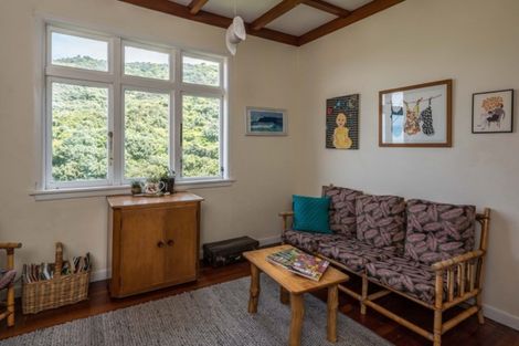 Photo of property in 175 Houghton Bay Road, Houghton Bay, Wellington, 6023