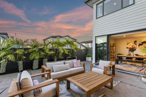 Photo of property in 9 Barque Rise, Long Bay, Auckland, 0630