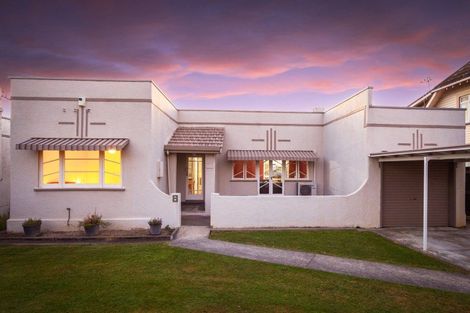 Photo of property in 8 Russell Street, Palmerston North, 4414