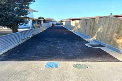 Photo of property in 17a Hollows Crescent, Takaro, Palmerston North, 4412