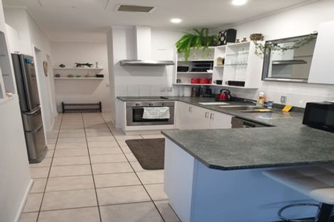Photo of property in Maddison Apartments, 3/6f Queen Street, Palmerston North, 4410