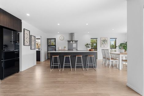 Photo of property in 7 Ringi Lane, Orewa, 0931