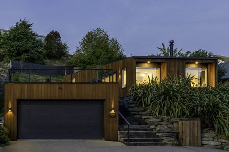 Photo of property in 67 Mcdonnell Road, Arrowtown, 9302