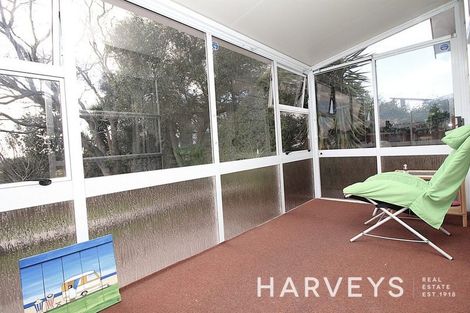 Photo of property in 5 Porter Avenue, Te Atatu South, Auckland, 0610