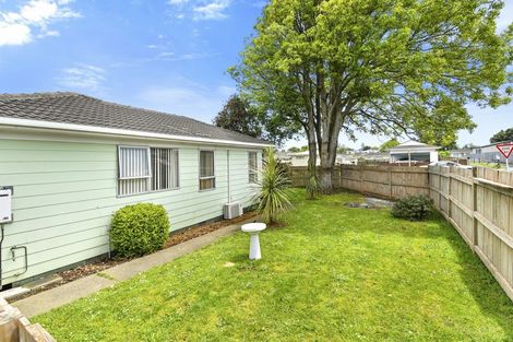 Photo of property in 1 Hobart Crescent, Wattle Downs, Auckland, 2103