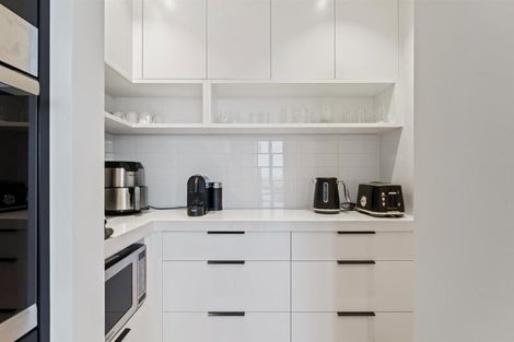 Photo of property in 30 Caroline Heights, Omaha, 0986