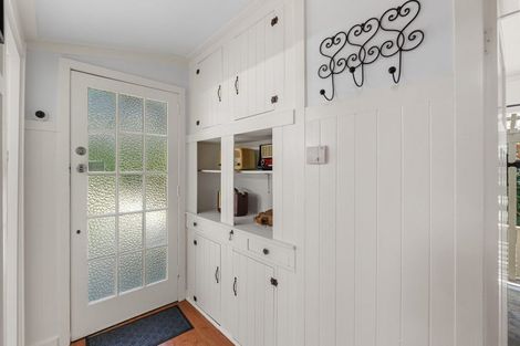 Photo of property in 31 Tane Road, Laingholm, Auckland, 0604