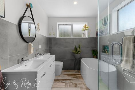 Photo of property in 37 Willow Lane, Maungaturoto, 0588