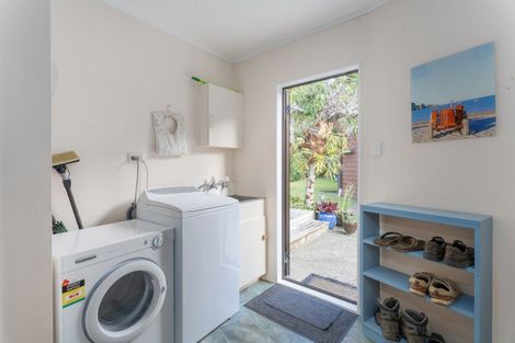 Photo of property in 28 Centennial Drive, Whitianga, 3510