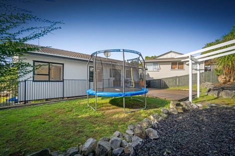 Photo of property in 59 Reynella Drive, Massey, Auckland, 0614