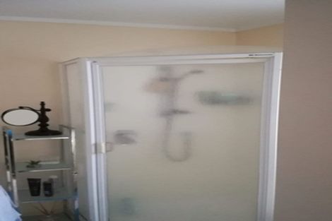 Photo of property in 20 Van Dyke Place, West Harbour, Auckland, 0618