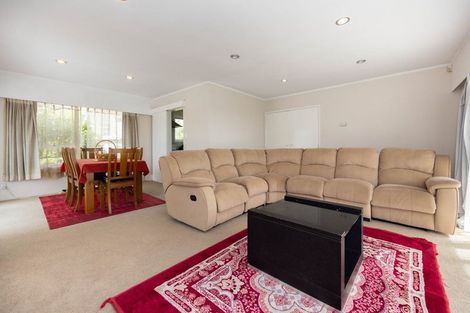Photo of property in 2 Chelsea View Drive, Chatswood, Auckland, 0626