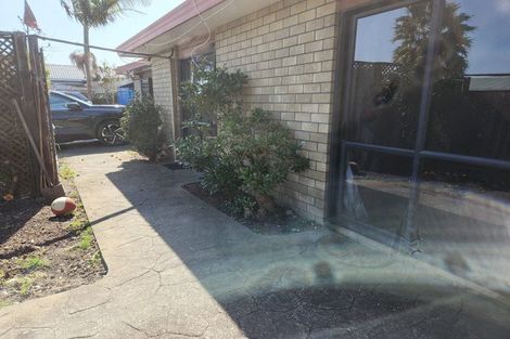 Photo of property in 32 Trimdon Street, Randwick Park, Auckland, 2105