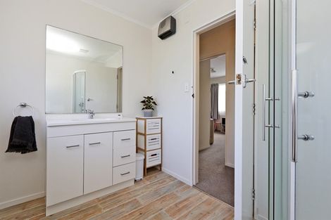 Photo of property in 19 Gilmour Place, Taradale, Napier, 4112