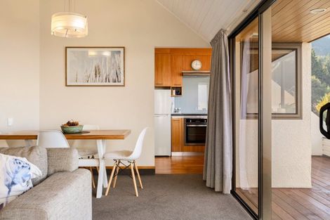 Photo of property in 110b Wynyard Crescent, Fernhill, Queenstown, 9300