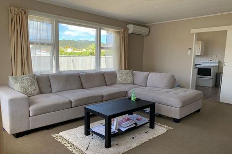 Photo of property in 20a Parera Grove, Heretaunga, Upper Hutt, 5018