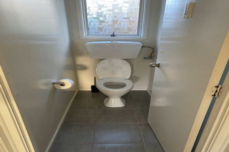 Photo of property in 70 Robbies Road, Shelly Park, Auckland, 2014