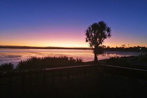 Photo of property in 4 First Avenue, Glenbrook, Waiuku, 2681