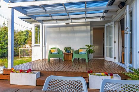 Photo of property in 1 Sinclair Avenue, Highbury, Palmerston North, 4412