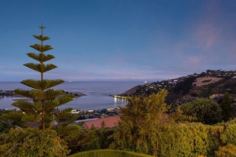 Photo of property in 109 Moncks Spur Road, Redcliffs, Christchurch, 8081