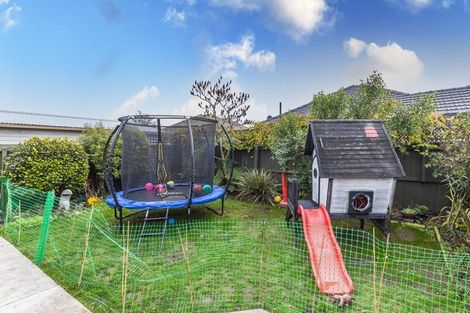 Photo of property in 2/14 Farquhars Road, Redwood, Christchurch, 8051