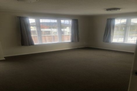 Photo of property in 1/6 Oxford Crescent, Ebdentown, Upper Hutt, 5018