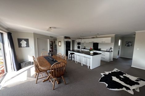 Photo of property in 140 Reid Line East, Aorangi, Feilding, 4775